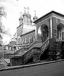 Храм Преподобного Сергия Радонежского в Высокопетровском монастыре