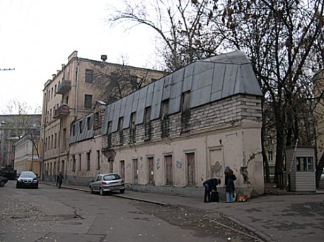Хохловский 18, 2005 год