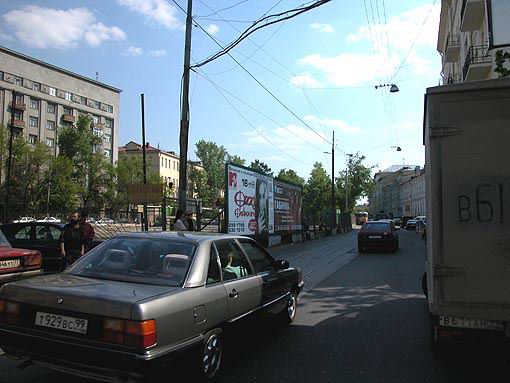 Хохловская площадь. 2002г.